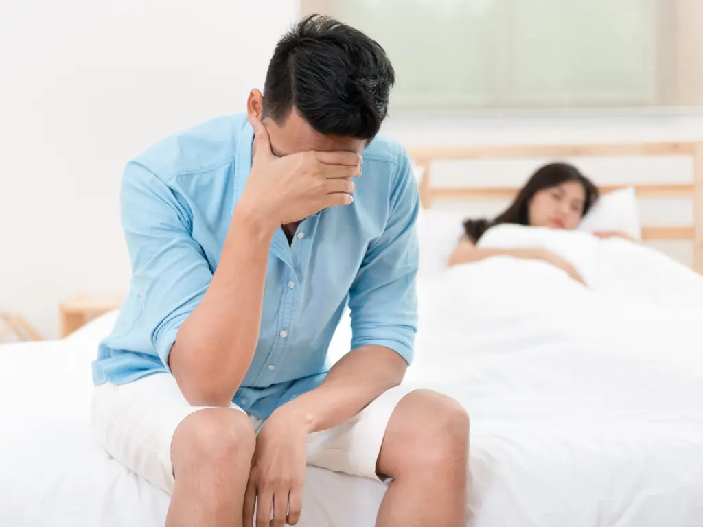 男士夜晚失眠疲勞困擾